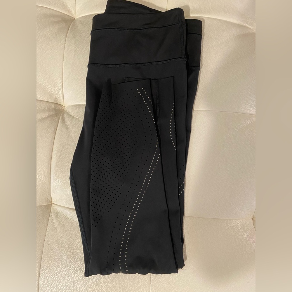 Athleta Black Accelerate Lasercut 7/8 Tights New without tags